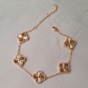 Gold Floral Clover Link Bracelet by